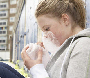 Детская токсикомания захлестнула ТикТок: в Днепре подростки нюхают газ от зажигалок