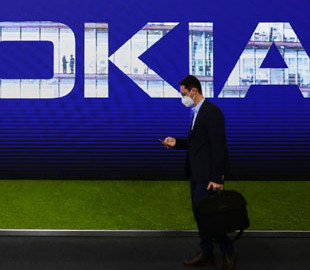 Nokia заявила об уходе из России, но хочет поддерживать связь в стране