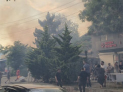 У Болграді вщент згоріло відділення «Нової пошти»: вогонь пошкодив сусідній житловий будинок