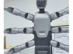 Представлений перший гуманоїдний робот із шістьма руками