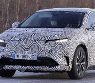 Серийная версия электрокросса Renault Megane дебютирует этим летом