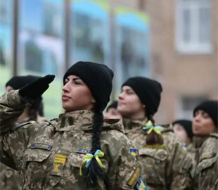 Мобілізація жінок: до чого мають бути готові українські захисниці перед вступом до ЗСУ