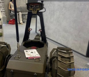 Українська компанія представила у Стамбулі мінувальний дрон «Тримінер»