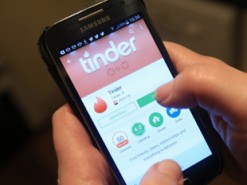 Хакеры могут шпионить за пользователями через приложение Tinder