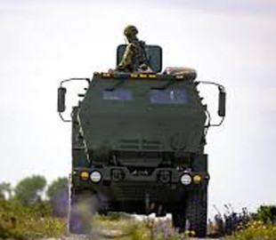 Для Естонії затримки американської зброї для Європи можливі зі снарядами для HIMARS