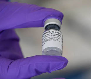 В соцмережі поширюють фейк, що вакцини не зменшують смертність від коронавірусу