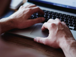 Дистанційно і безкоштовно: Coursera відкрила майже 4 тис. курсів для студентів