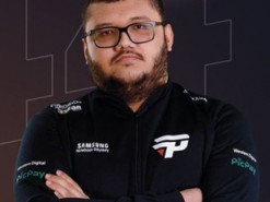 Известный игрок в Dota 2 умер из-за коронавируса