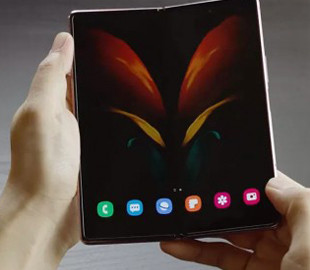 Работающий Samsung Galaxy Z Fold 2 показали со всех сторон