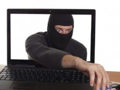 Тричі продав неіснуючі кросівки на OLX: у Луцьку засудили шахрая