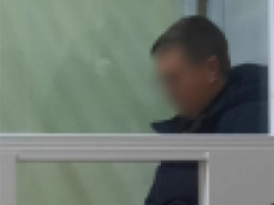 Чоловікам, які продавали фальшиві права в соцмережах, суд обрав запобіжний захід