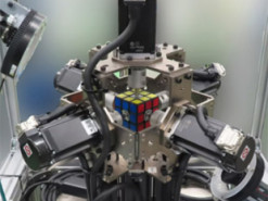 І тут ми програли: робот встановив новий рекорд за швидкістю складання кубика Рубика