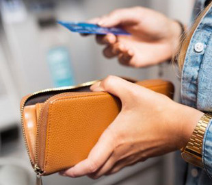 Збої у зв'язку спровокували рекордний відтік грошей з банків Росії, - ЗМІ