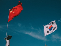 Южнокорейские компании рассматривают вывод бизнеса из Китая