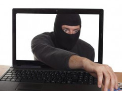 Чоловік перерахував шахраям 68 тисяч гривень за віртуальний автомобіль