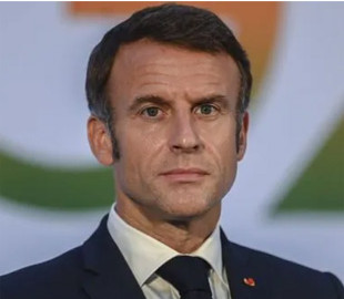 Макрон погрожує заборонити соцмережі для дітей до 15 років після вбивства у школі