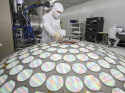 Китай вкладає в мікросхеми 40 мільярдів доларів, щоб подолати обмеження США