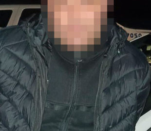 Черкащанин відібрав у чоловіка телефон, погрожуючи розправою