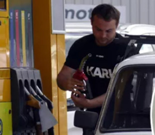 Бензин дешевшає, а газ в дефіциті: що відбувається на українських АЗС