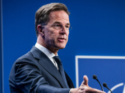 Генсек НАТО поглузував із російської «кульгавої» субмарини