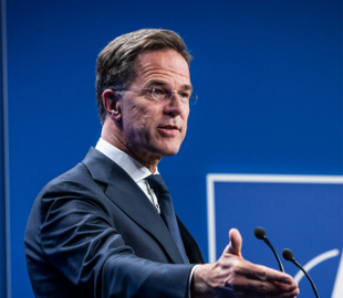 Генсек НАТО поглузував із російської «кульгавої» субмарини