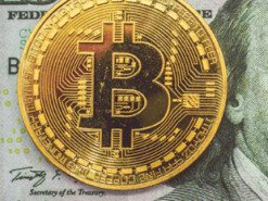 Мер містечка у США хоче роздати кожному жителю $1000 в Bitcoin