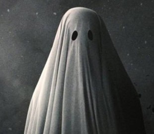 Британка випадково сфотографувала на телефон привида