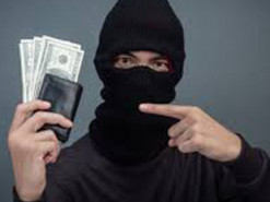 Дві жінки хотіли отримати грошову допомогу, але втратили власні кошти