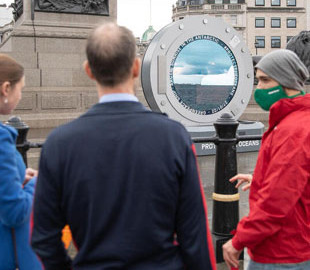 Первый в мире портал в Антарктику установили в Лондоне: как это работает