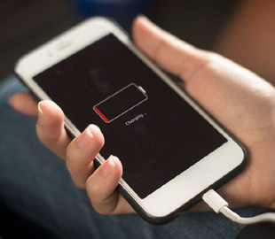 Чи можна переривати зарядку смартфону: відповідь вас здивує