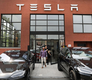 Tesla решила выпустить на рынок бюджетный электрокар