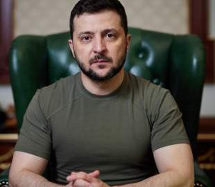 Журналістам варто показувати наших бійців на сході - Зеленський