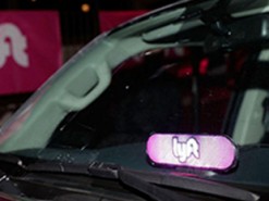 Сервис заказа такси Lyft стремительно наращивает выручку