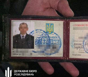 Клієнтів шукали через TikTok: на Буковині прикордонник за гроші переправляв чоловіків до Молдови