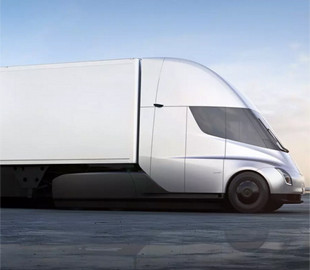 Илон Маск рассказал о новых проблемах при производстве электрогрузовика Tesla Semi