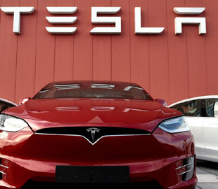 Tesla втягнула Apple у судовий розгляд справи про фатальну аварію за участі Autopilot