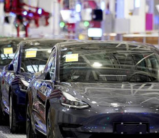Цена Tesla достигнет $1 трлн до конца 2021 года благодаря огромному спросу на электромобили в Китае