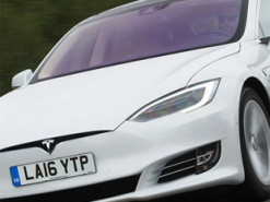 Автопилот Tesla спас пьяного драйвера