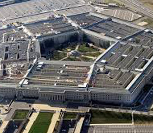 Працівник Пентагону думав, що продає секретні дані росіянам. Насправді він спілкувався з ФБР