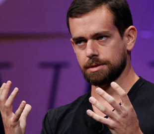 Глава Twitter пообещал направить деньги за первый твит на благотворительность