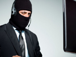 Мошенники украли 2000 долларов с карты «ПриватБанка»