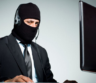 Мошенники украли 2000 долларов с карты «ПриватБанка»