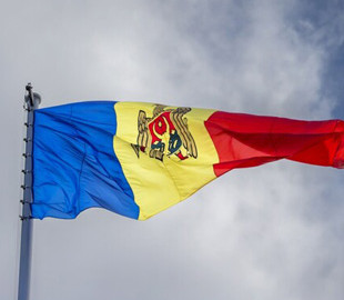 У Молдові визначили покарання чоловіку, який підпалив двері інформаційного центру НАТО