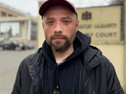 Суд у Грузії припинив провадження проти оператора Радіо Свобода за «стояння на тротуарі»