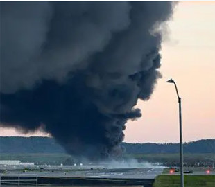 Американські гіганти доставки вантажів UPS та FedEx призупинили польоти через катастрофу в Кентукі, яка забрала життя 14 людей