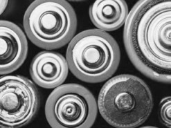 Поставщиков электромобильных аккумуляторов в Европе обяжут декларировать углеродный след и использовать вторсырьё