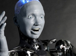 ШІ відключили після того, як він вилаяв клієнта і підставив свою компанію: що сталося