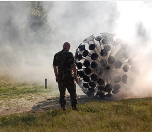 Нідерландські розробники представили революційну систему розмінування Mine Kafon Ball