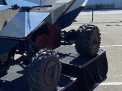 Tesla пропонує ентузіастам розробити батарею для Cyberquad