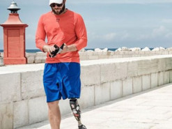 Російському паралімпійцю, який втратив ногу, вручили повістку у військкомат